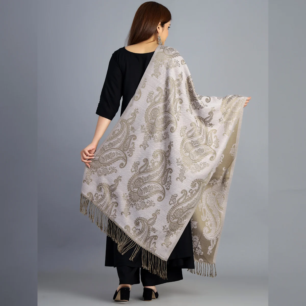 handwoven-woolen-shawl-from-gujarat